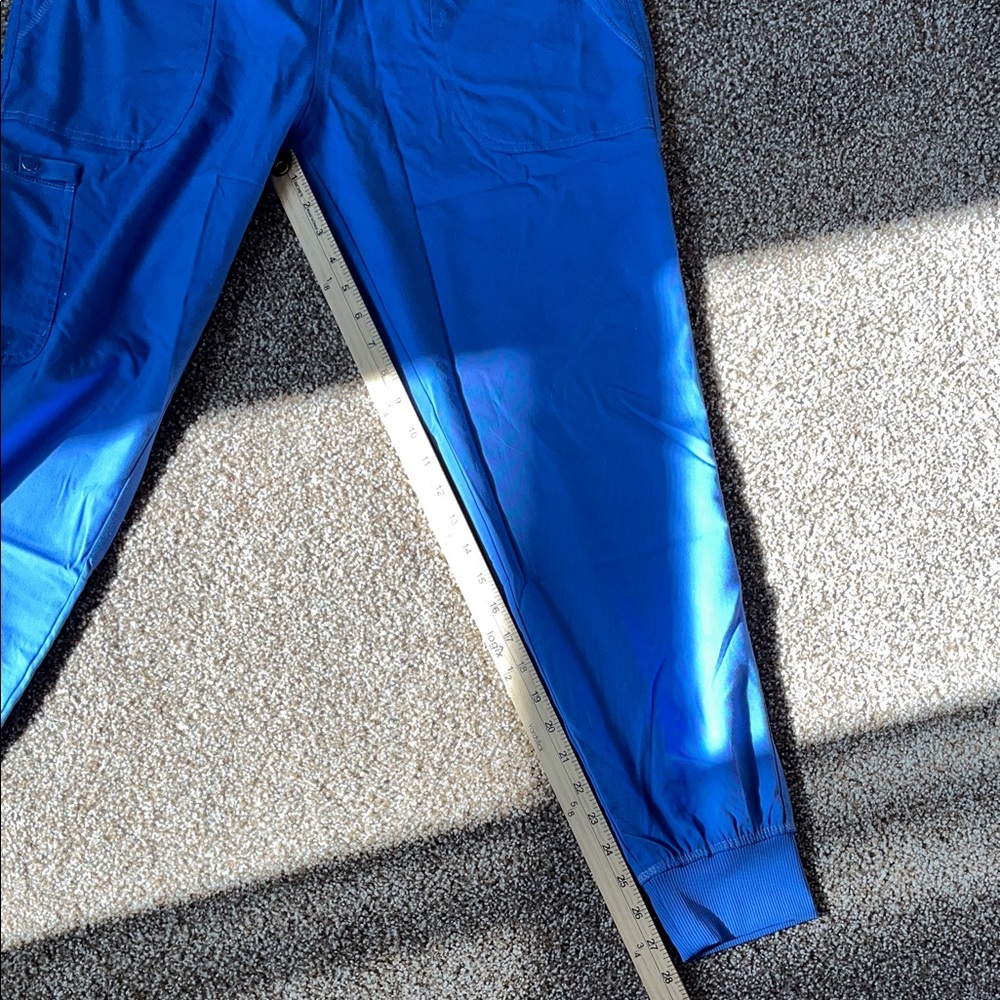 Pair MEDCOUTURE Ceil Blue Jogger Scrub Pants Brand New Size Medium - Picture 9 of 9